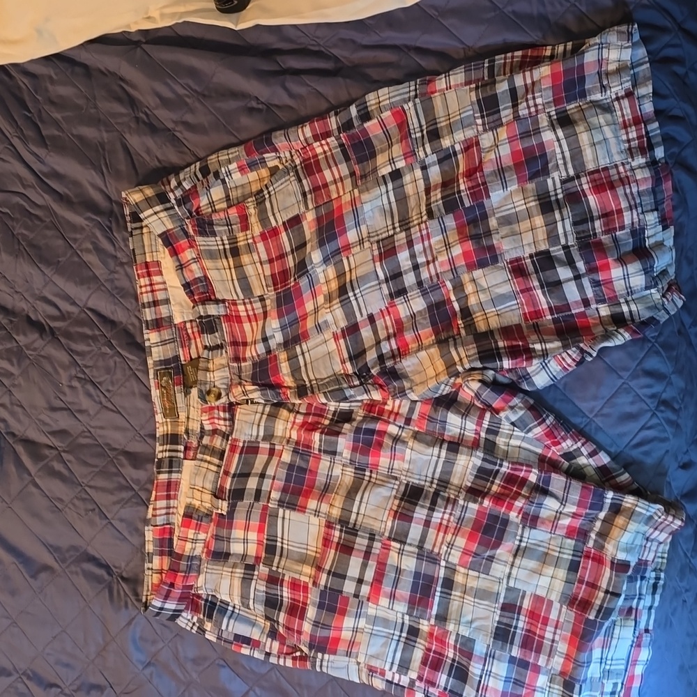 Men's plaid pattern shorts
